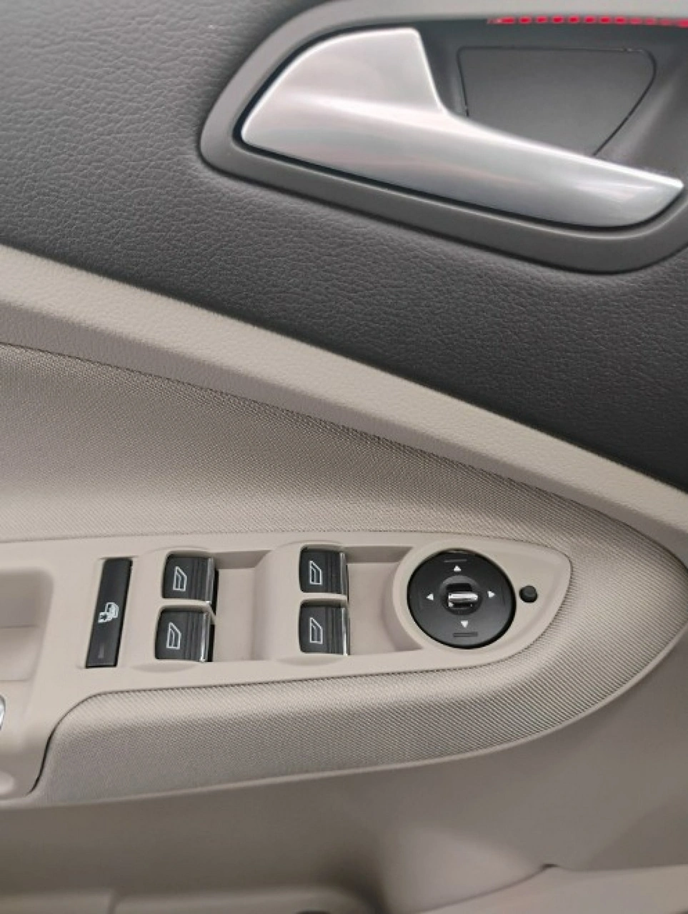 Ford C-MAX - Zdjęcie 12