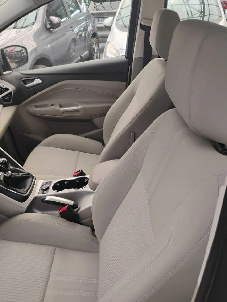 Ford C-MAX - Zdjęcie 15