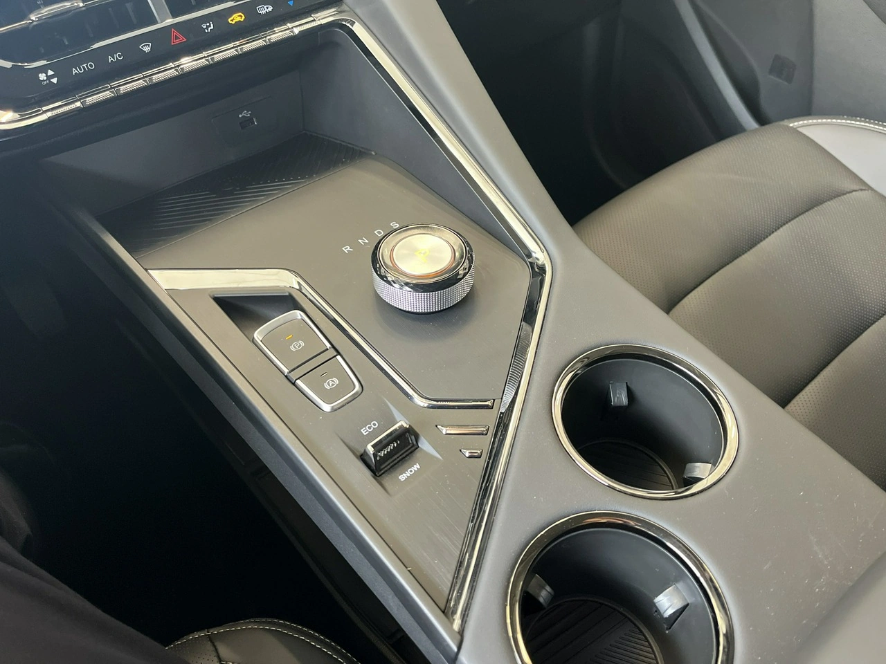 JAC JS8 Pro - Zdjęcie 11