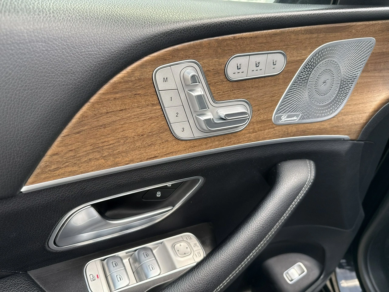 Mercedes GLE 300 - Zdjęcie 11