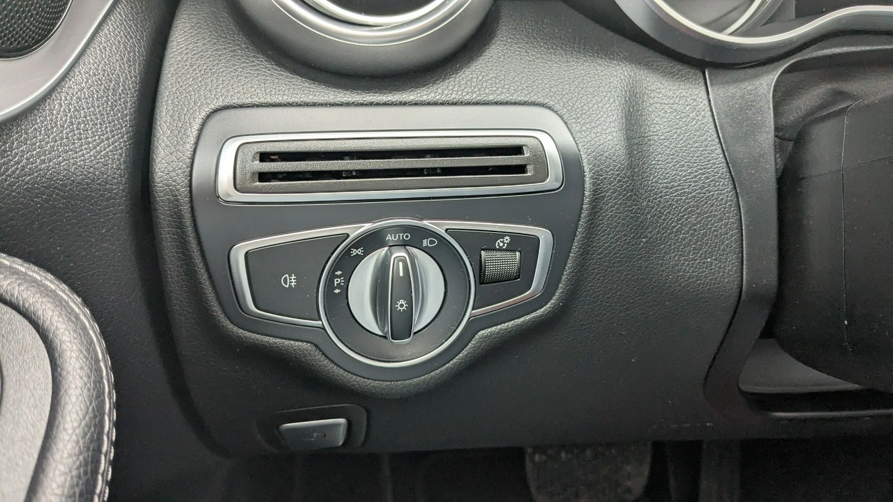 Mercedes C 300 - Zdjęcie 32