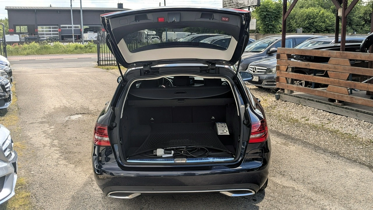 Mercedes C 300 - Zdjęcie 37
