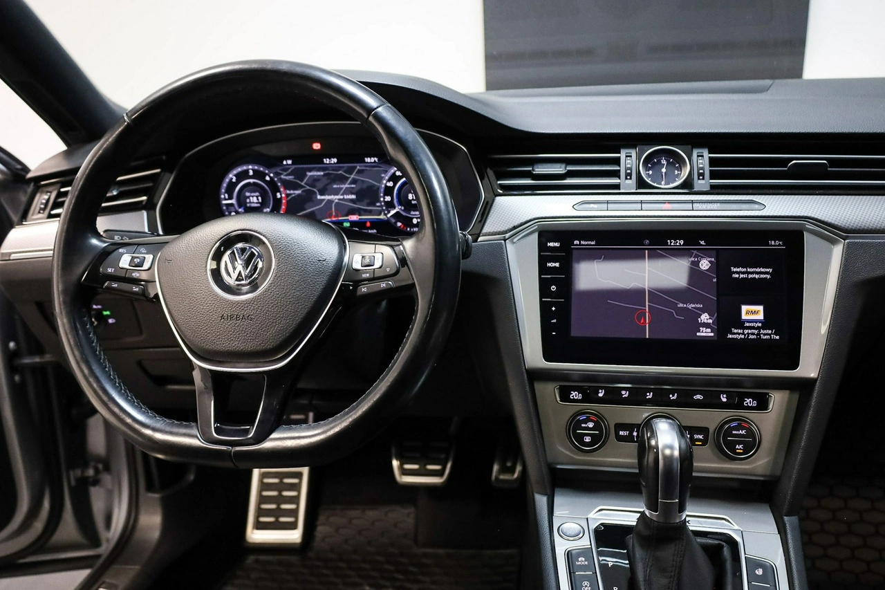 Volkswagen Passat - Zdjęcie 22