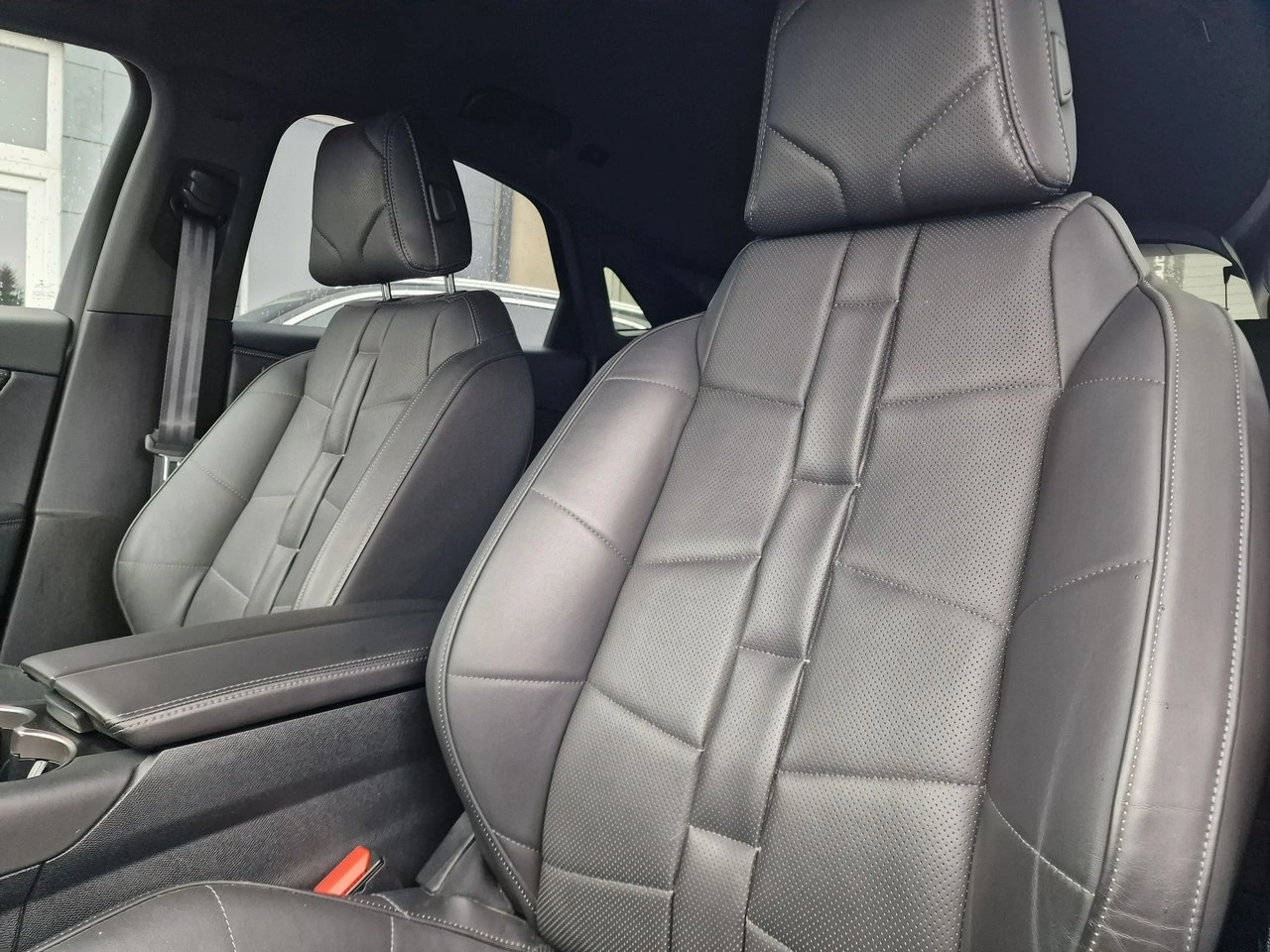 DS Automobiles DS 7 Crossback - Zdjęcie 20