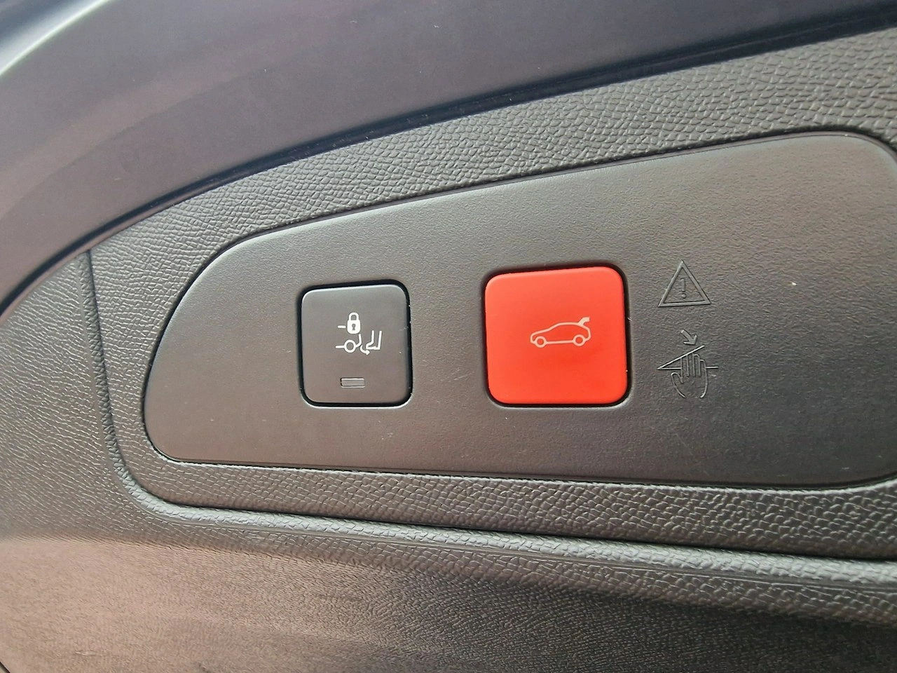 DS Automobiles DS 7 Crossback - Zdjęcie 22