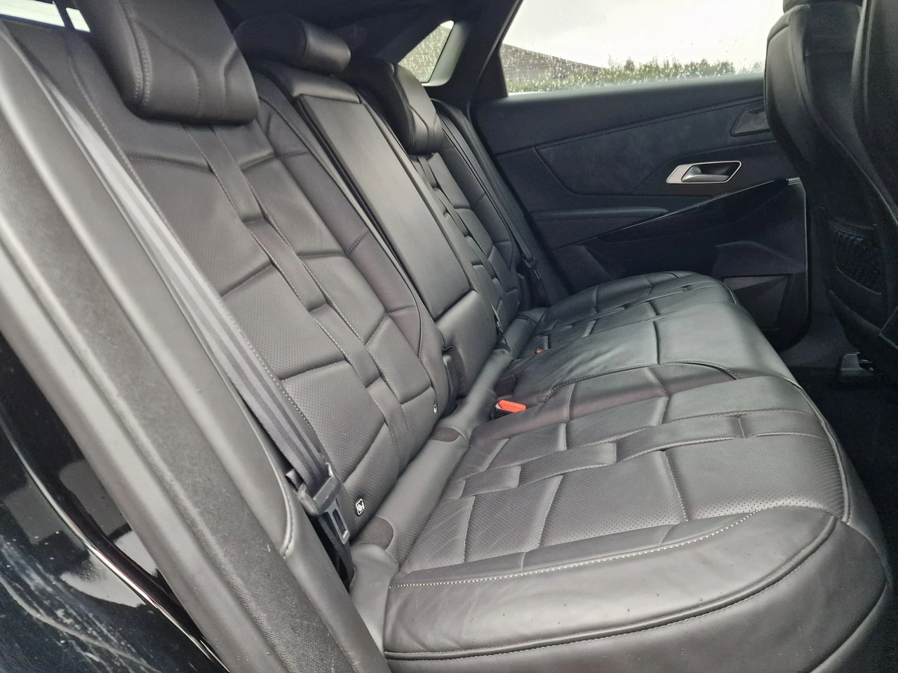 DS Automobiles DS 7 Crossback - Zdjęcie 25