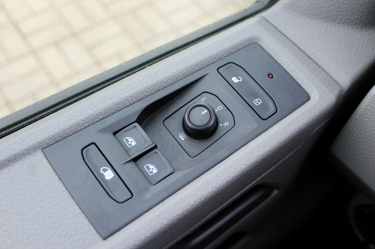 Volkswagen Transporter - Zdjęcie 16