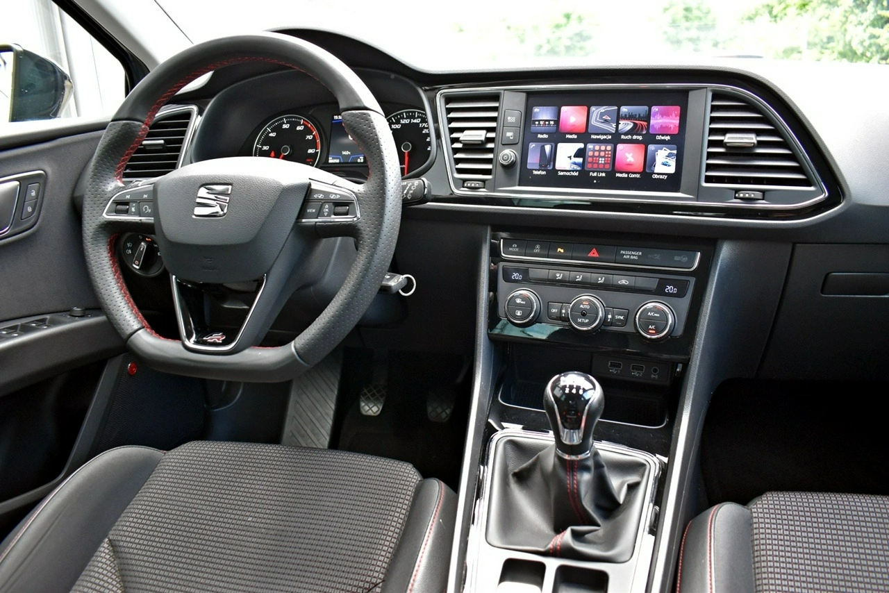 Seat Leon Sportstourer - Zdjęcie 17