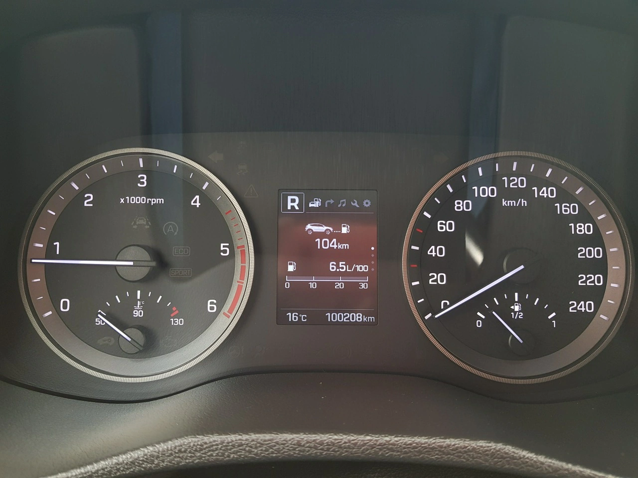 Hyundai Tucson - Zdjęcie 24