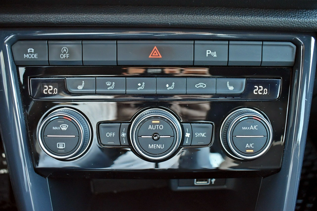 Volkswagen T-Roc - Zdjęcie 25