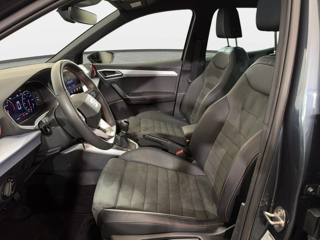 Seat Arona - Zdjęcie 9