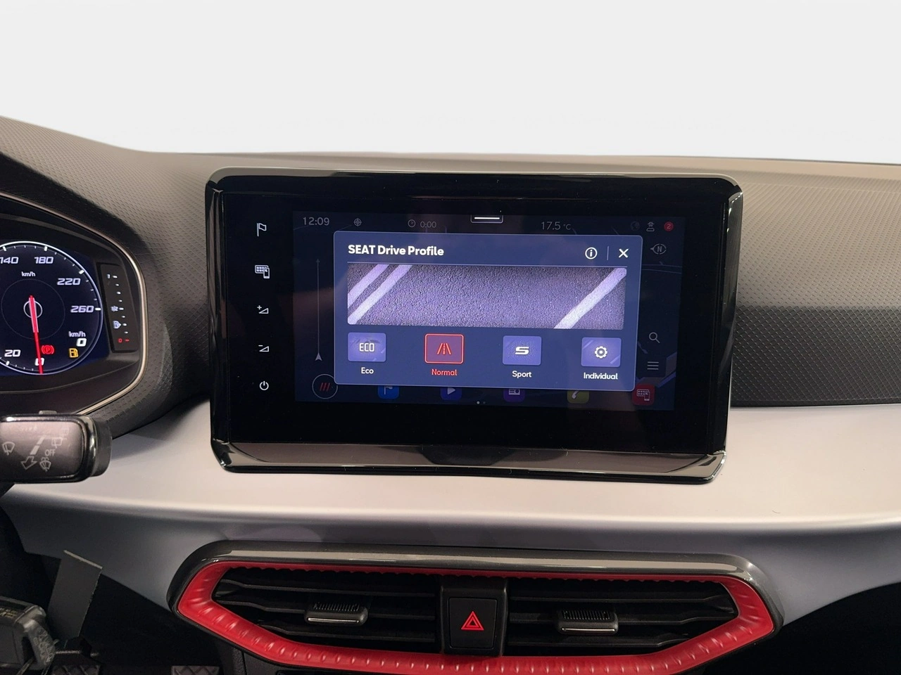 Seat Arona - Zdjęcie 18