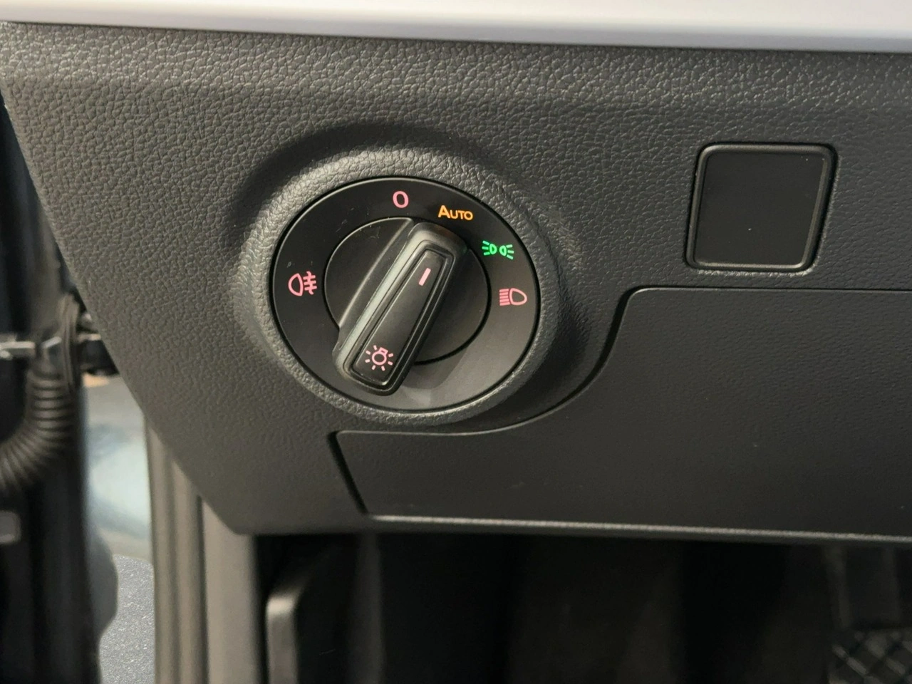 Seat Arona - Zdjęcie 24