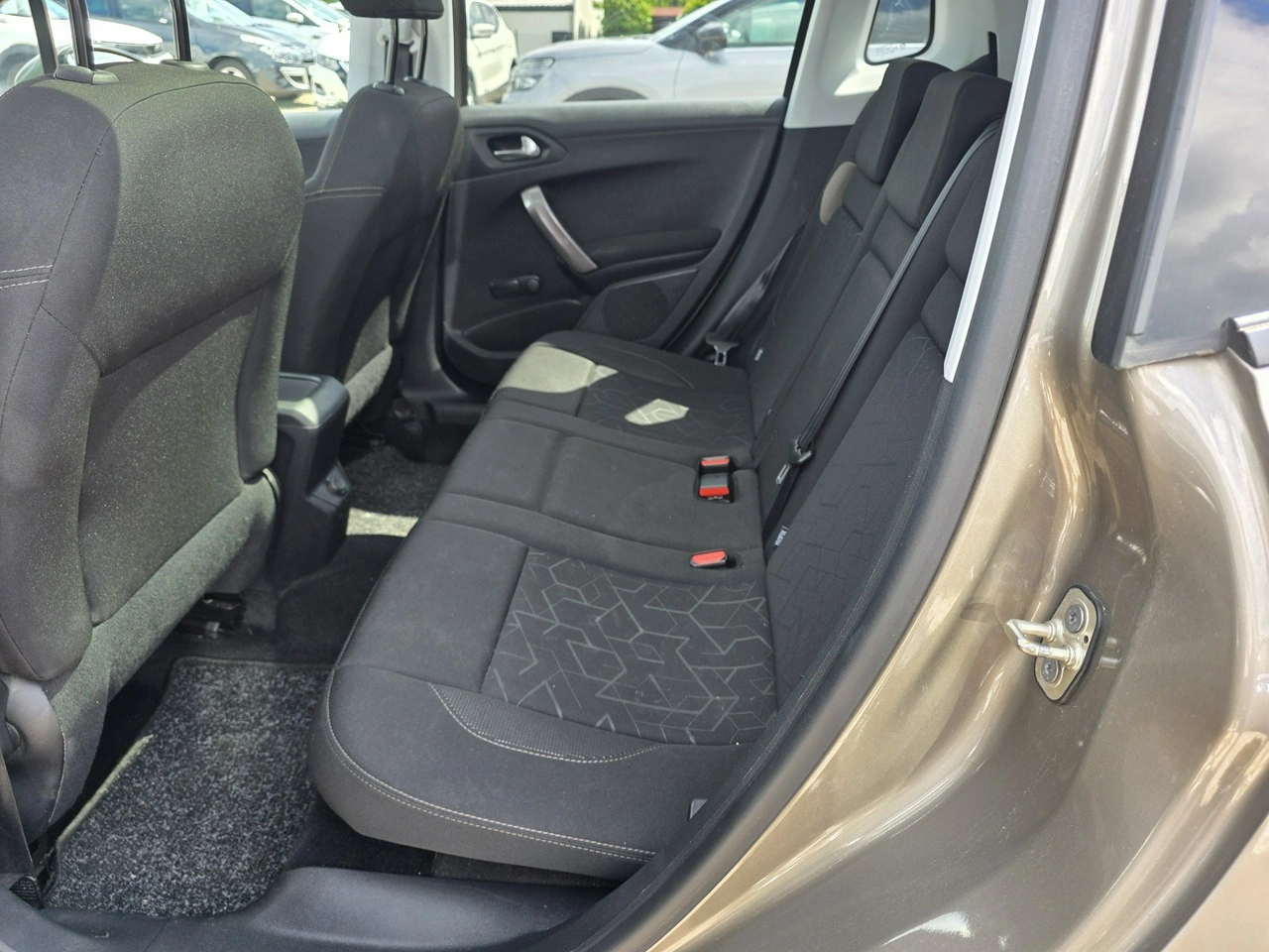 Peugeot 2008 - Zdjęcie 20
