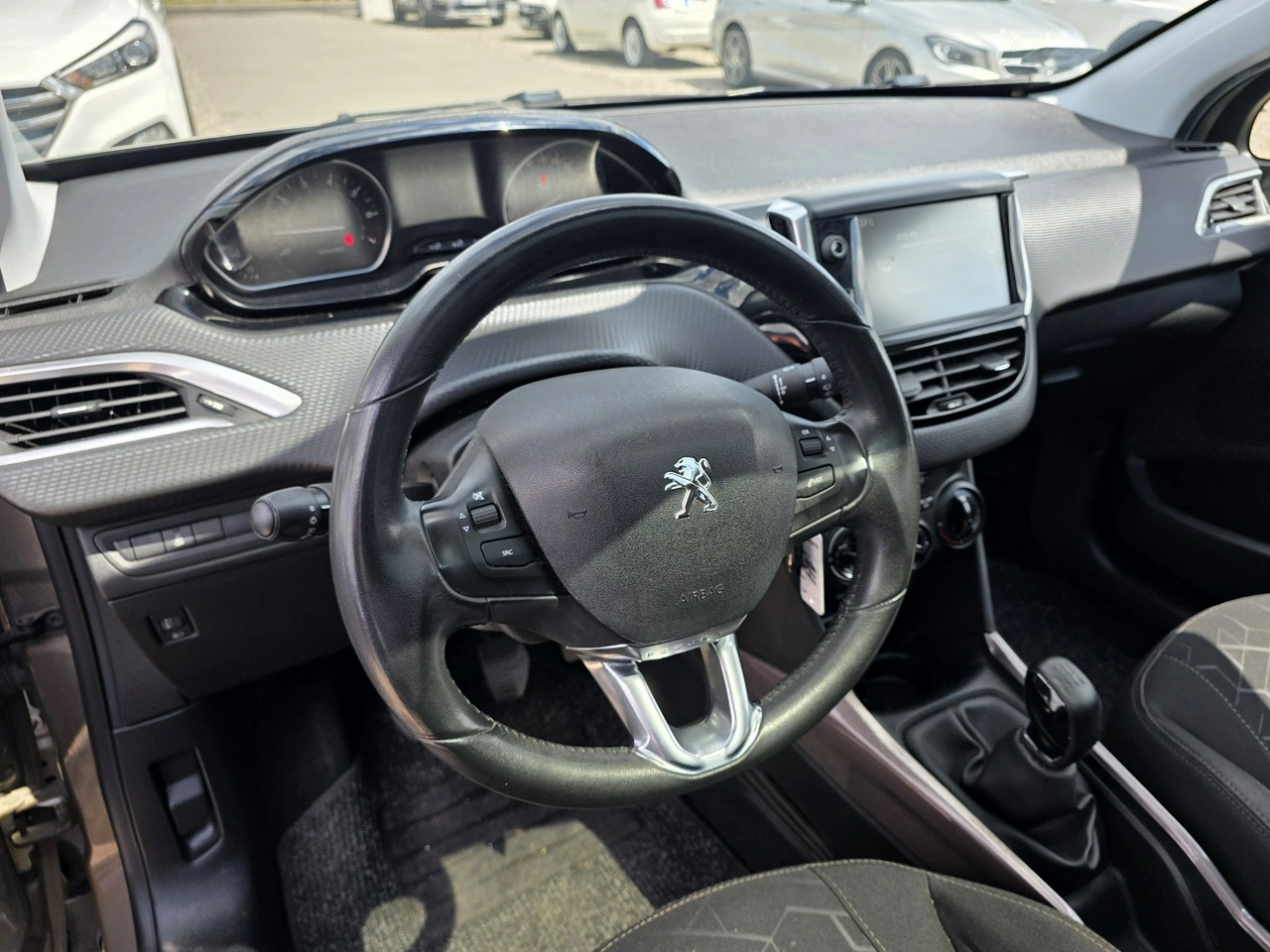 Peugeot 2008 - Zdjęcie 8