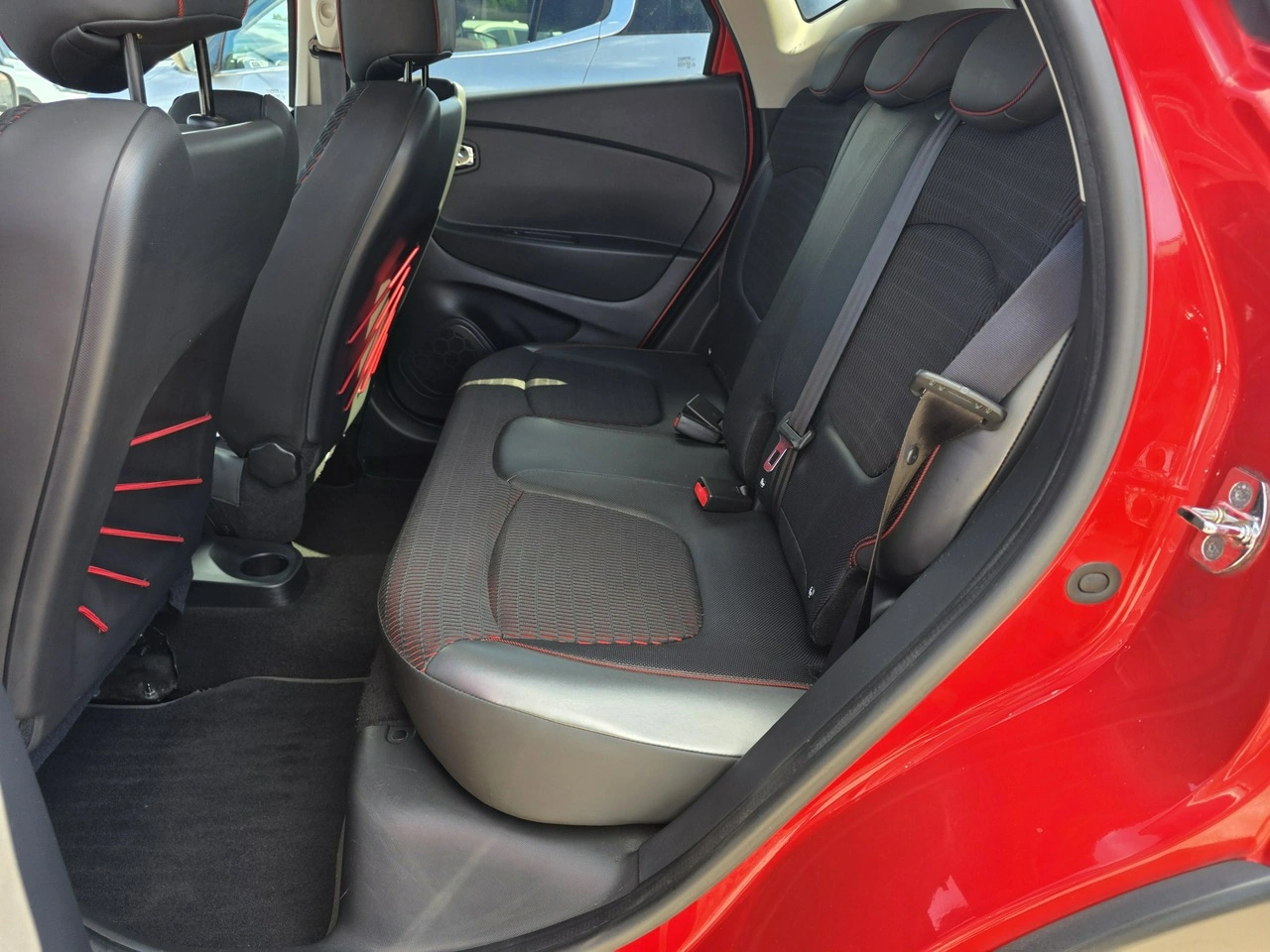 Renault Captur - Zdjęcie 21