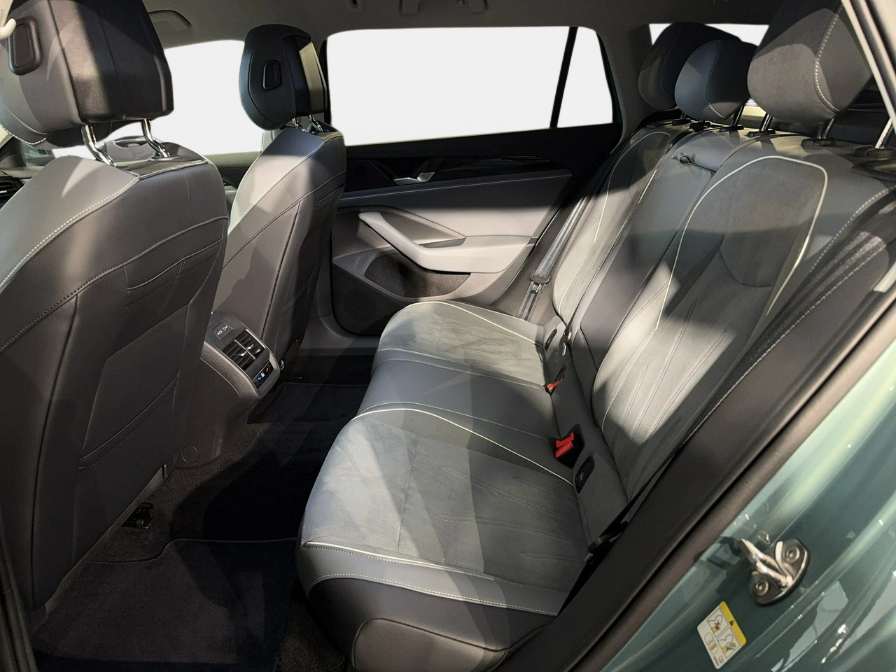 Volkswagen Passat Variant - Zdjęcie 12