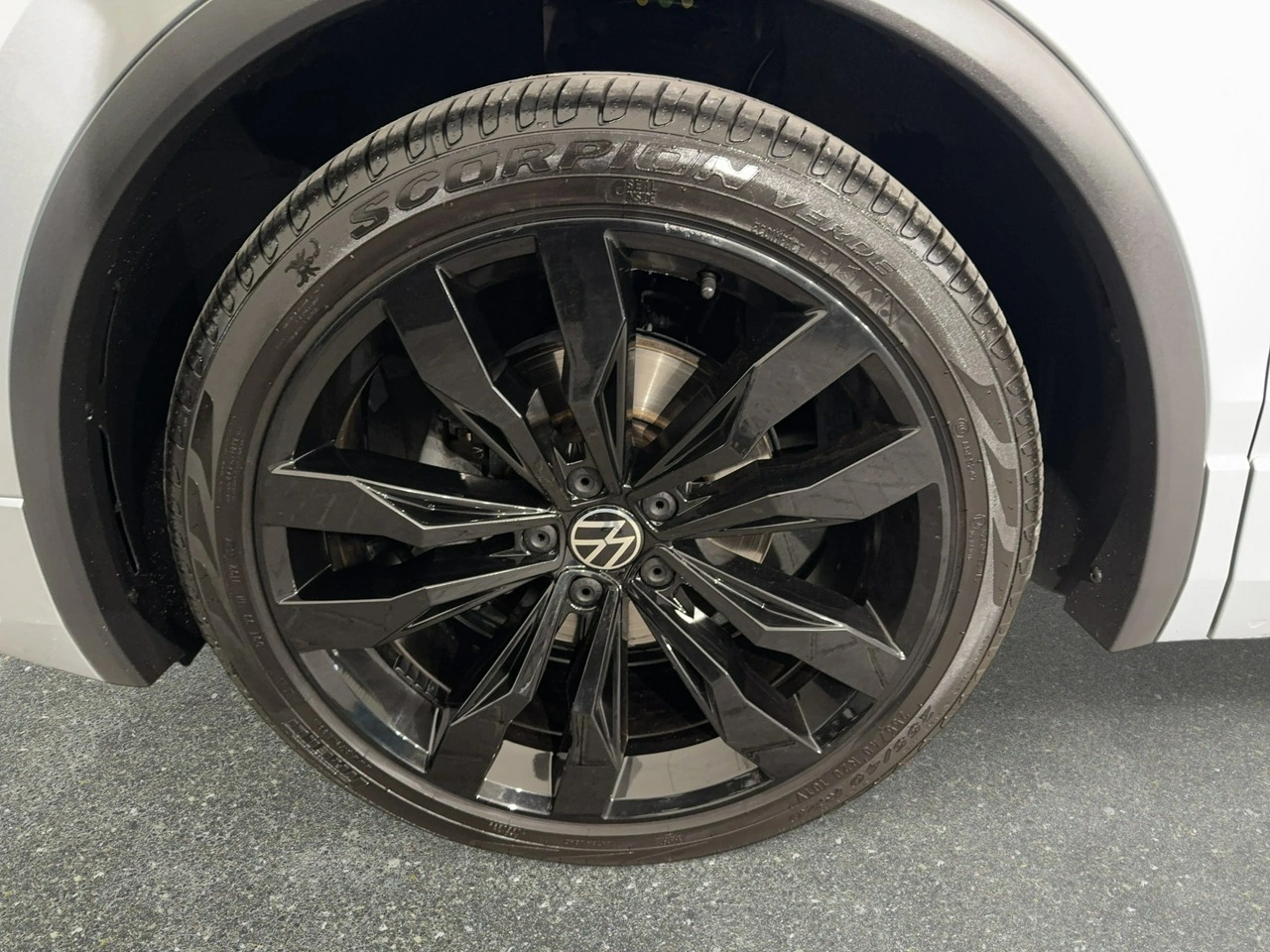 Volkswagen Tiguan - Zdjęcie 9