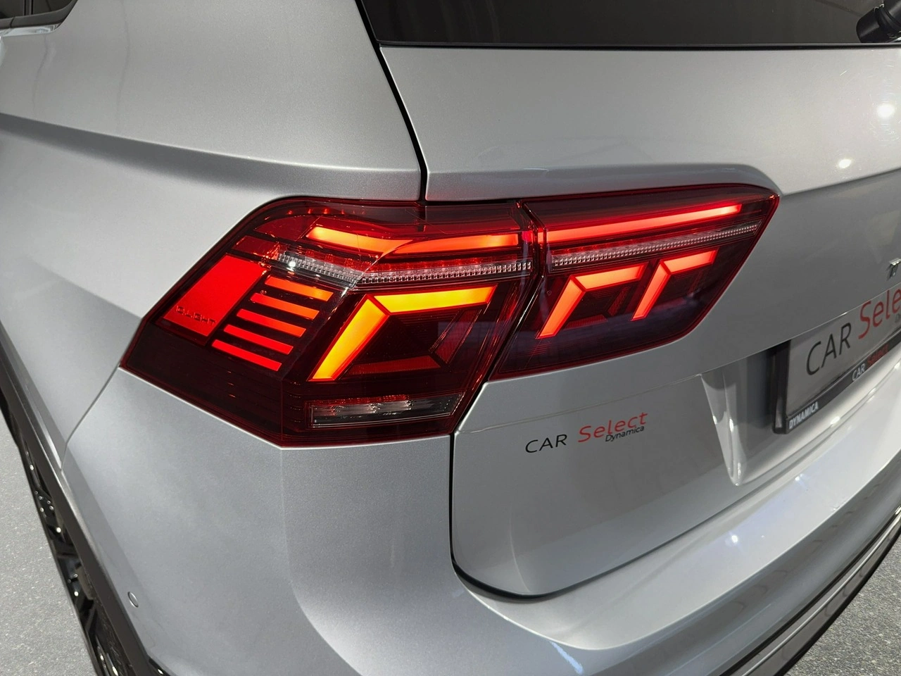 Volkswagen Tiguan - Zdjęcie 10