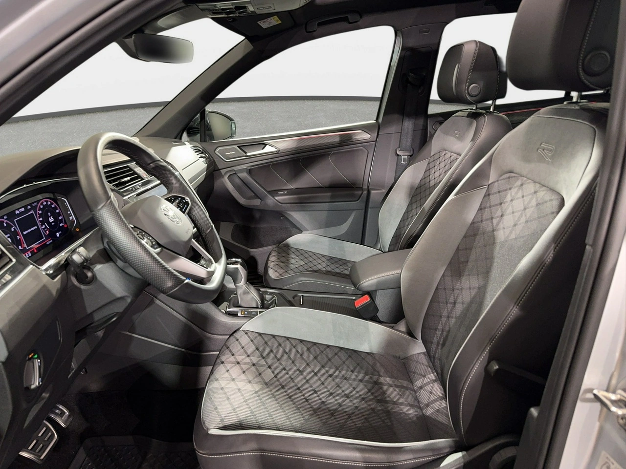 Volkswagen Tiguan - Zdjęcie 11