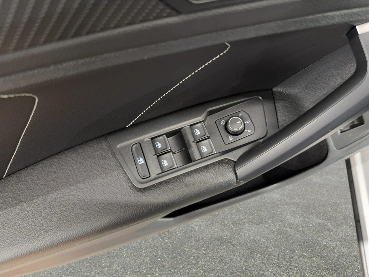 Volkswagen Tiguan - Zdjęcie 33