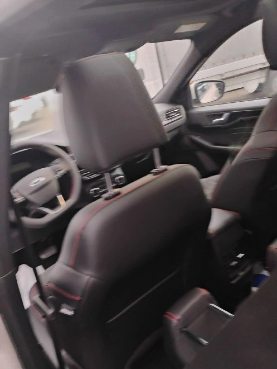 Ford Kuga - Zdjęcie 18