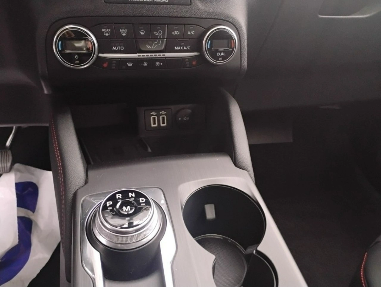 Ford Kuga - Zdjęcie 9