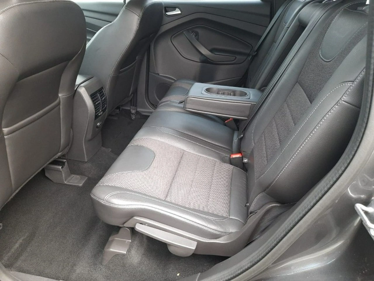 Ford Kuga - Zdjęcie 13