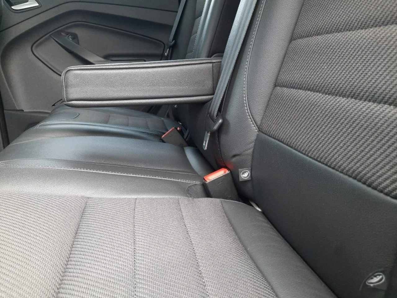 Ford Kuga - Zdjęcie 17