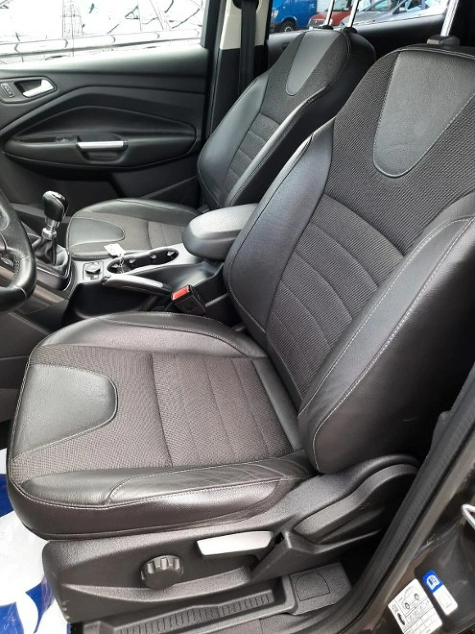 Ford Kuga - Zdjęcie 9