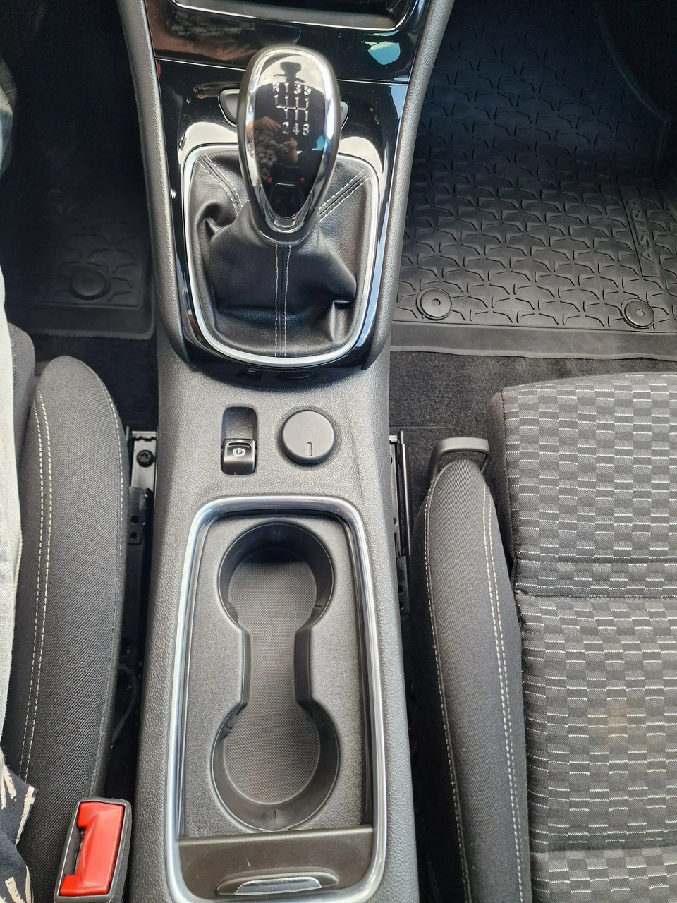 Opel Astra - Zdjęcie 28