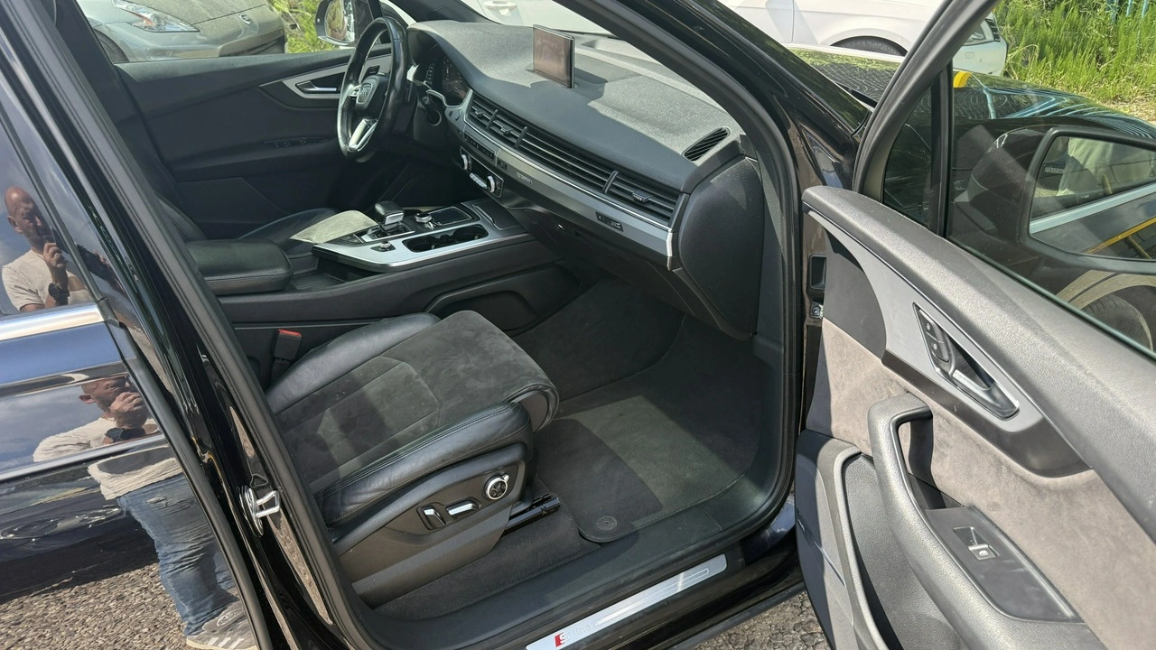 Audi Q7 - Zdjęcie 9