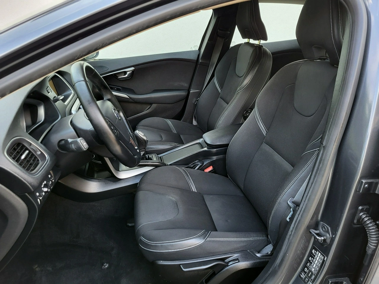 Volvo V40 - Zdjęcie 9