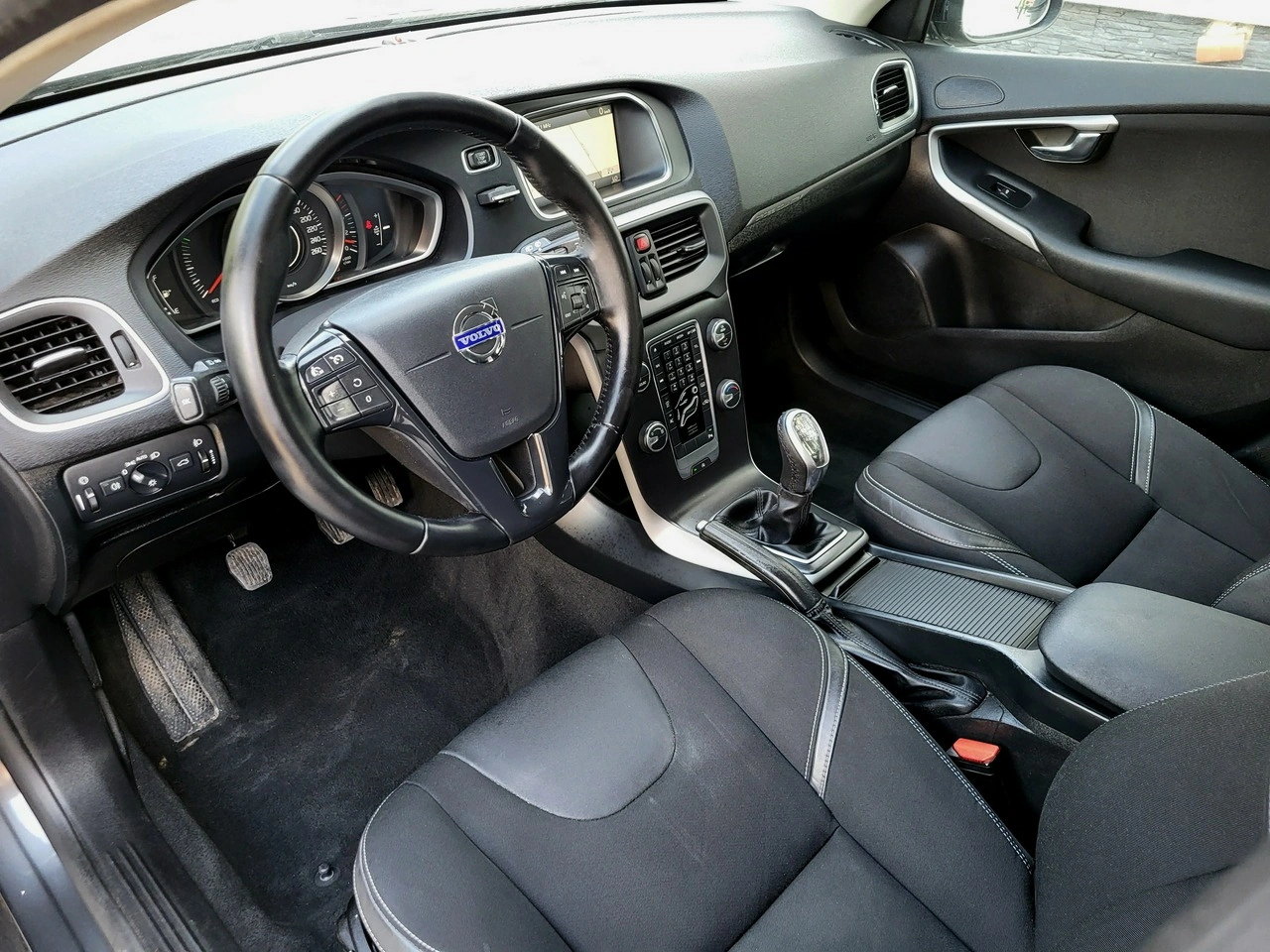 Volvo V40 - Zdjęcie 8