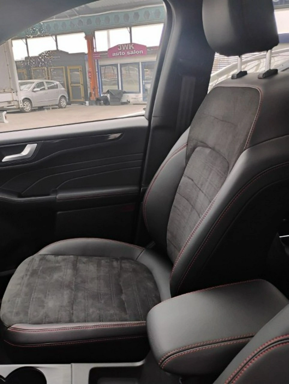 Ford Kuga - Zdjęcie 19