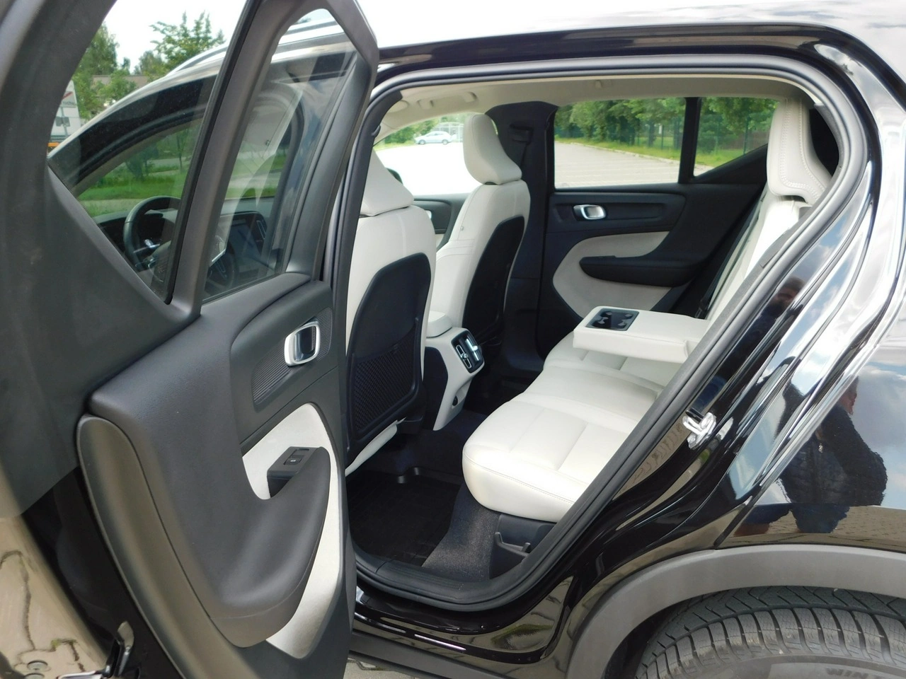 Volvo XC 40 - Zdjęcie 11