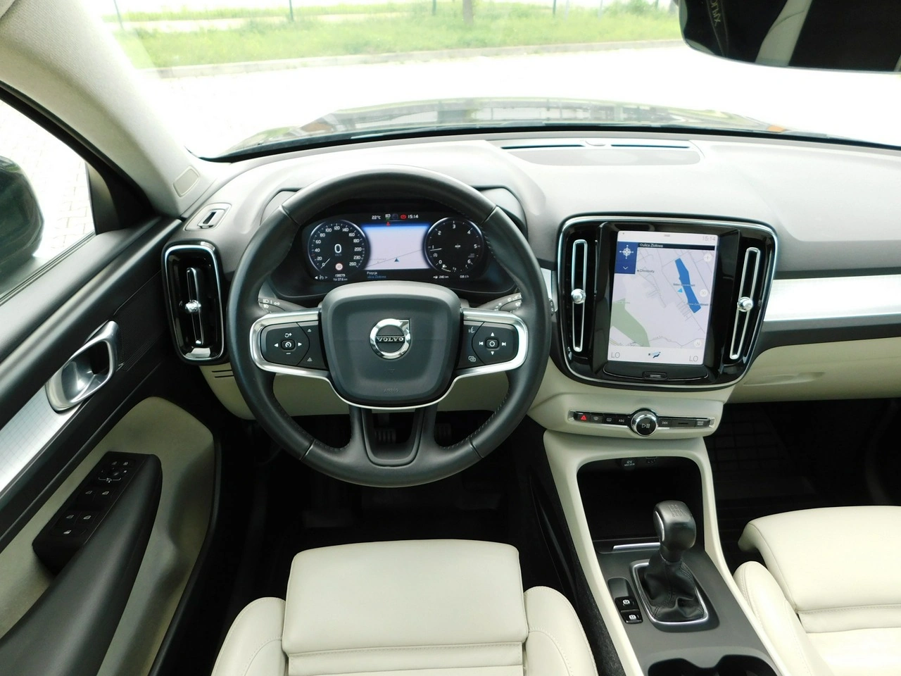 Volvo XC 40 - Zdjęcie 14