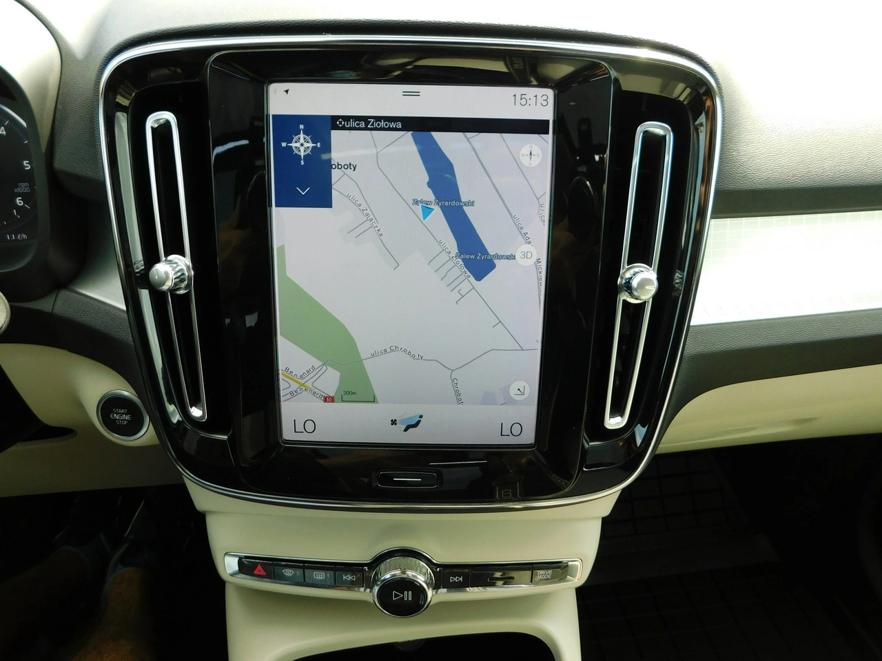 Volvo XC 40 - Zdjęcie 15