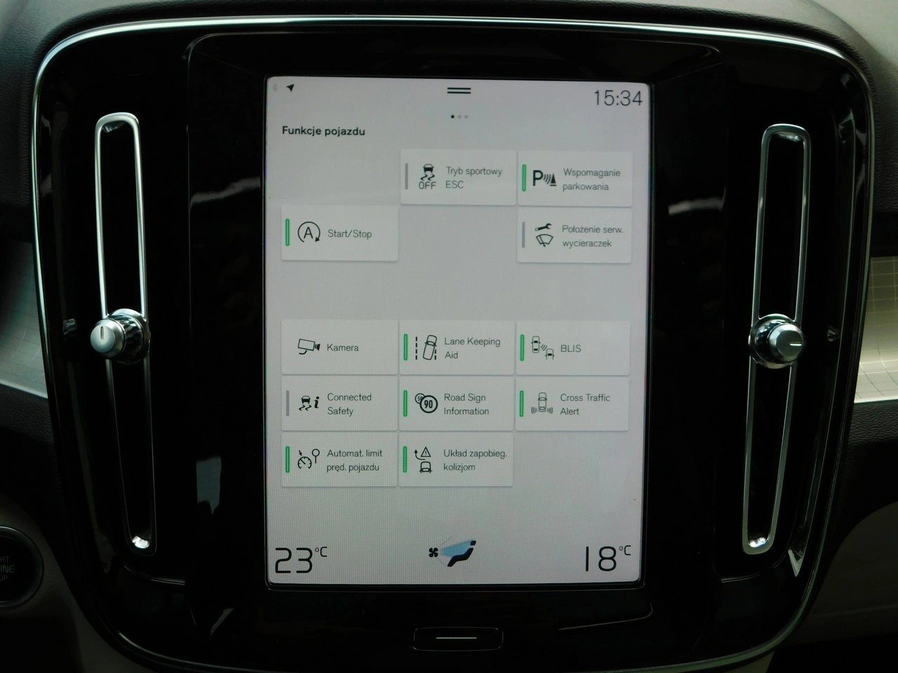Volvo XC 40 - Zdjęcie 18