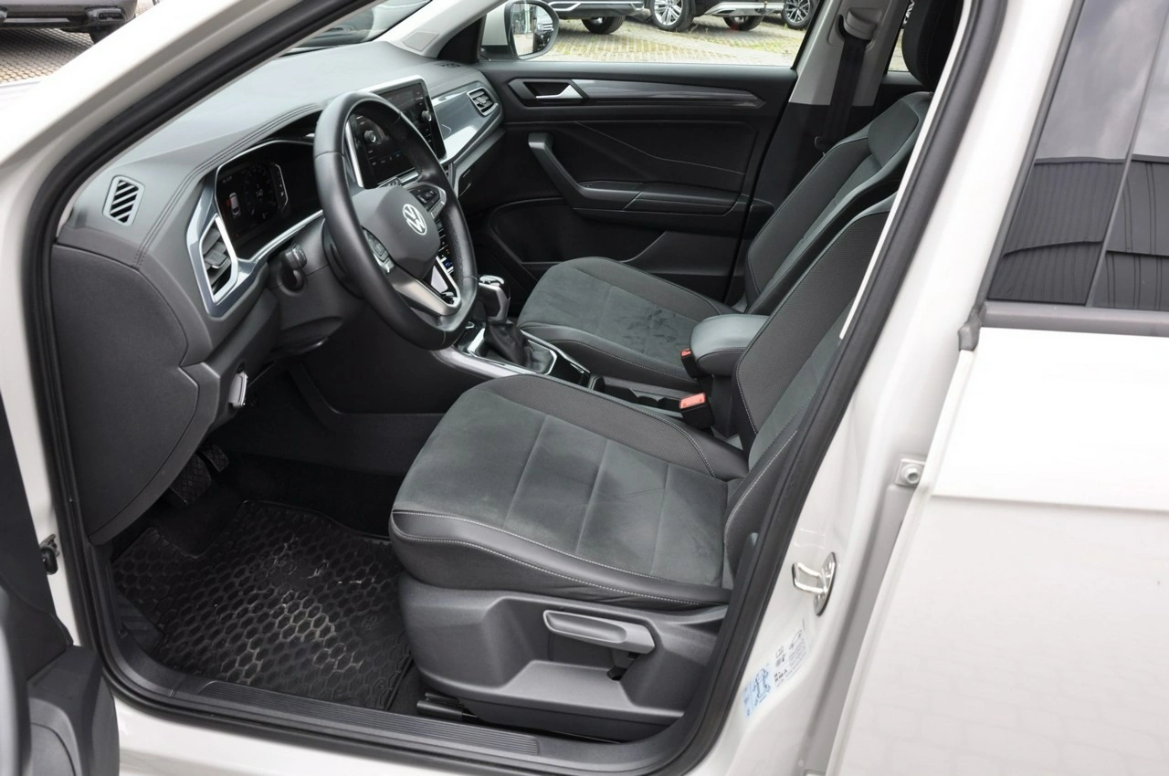 Volkswagen T-Roc - Zdjęcie 9