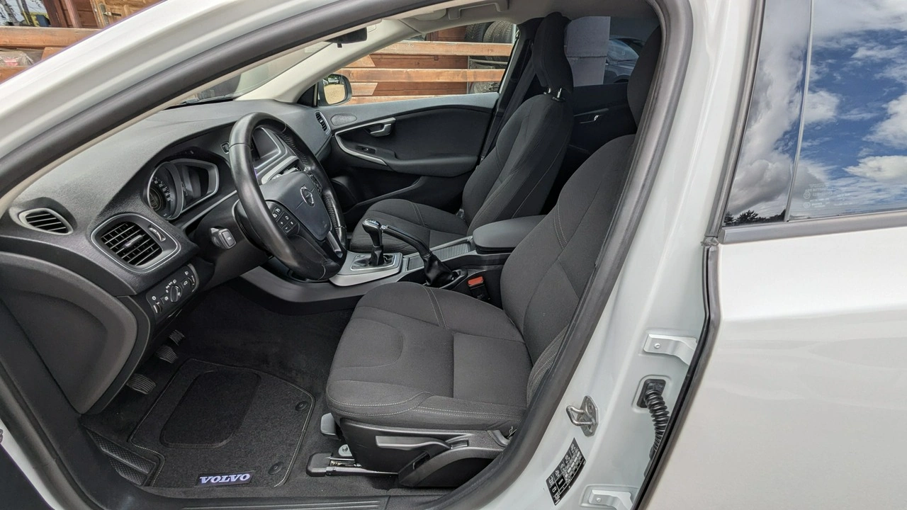 Volvo V40 - Zdjęcie 14