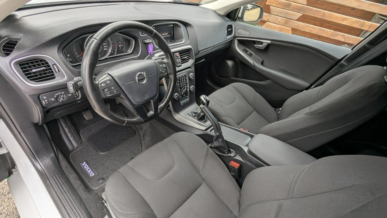 Volvo V40 - Zdjęcie 15