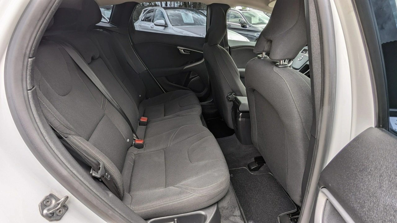 Volvo V40 - Zdjęcie 18