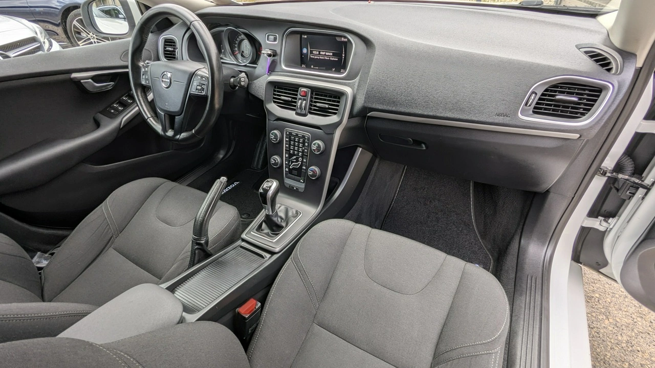 Volvo V40 - Zdjęcie 20