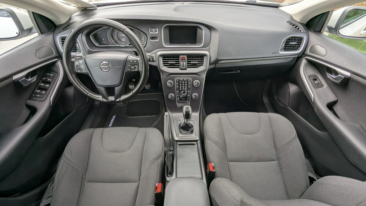 Volvo V40 - Zdjęcie 21