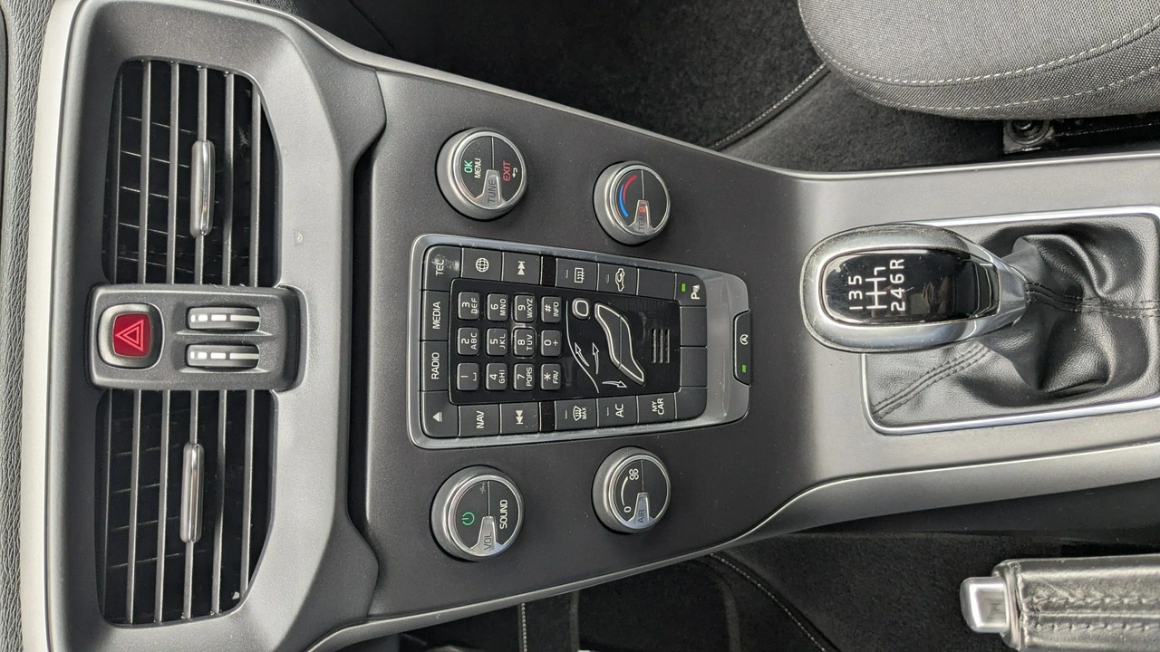 Volvo V40 - Zdjęcie 31