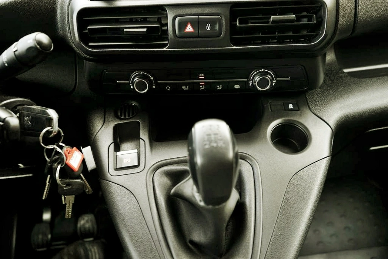 Peugeot Partner - Zdjęcie 17