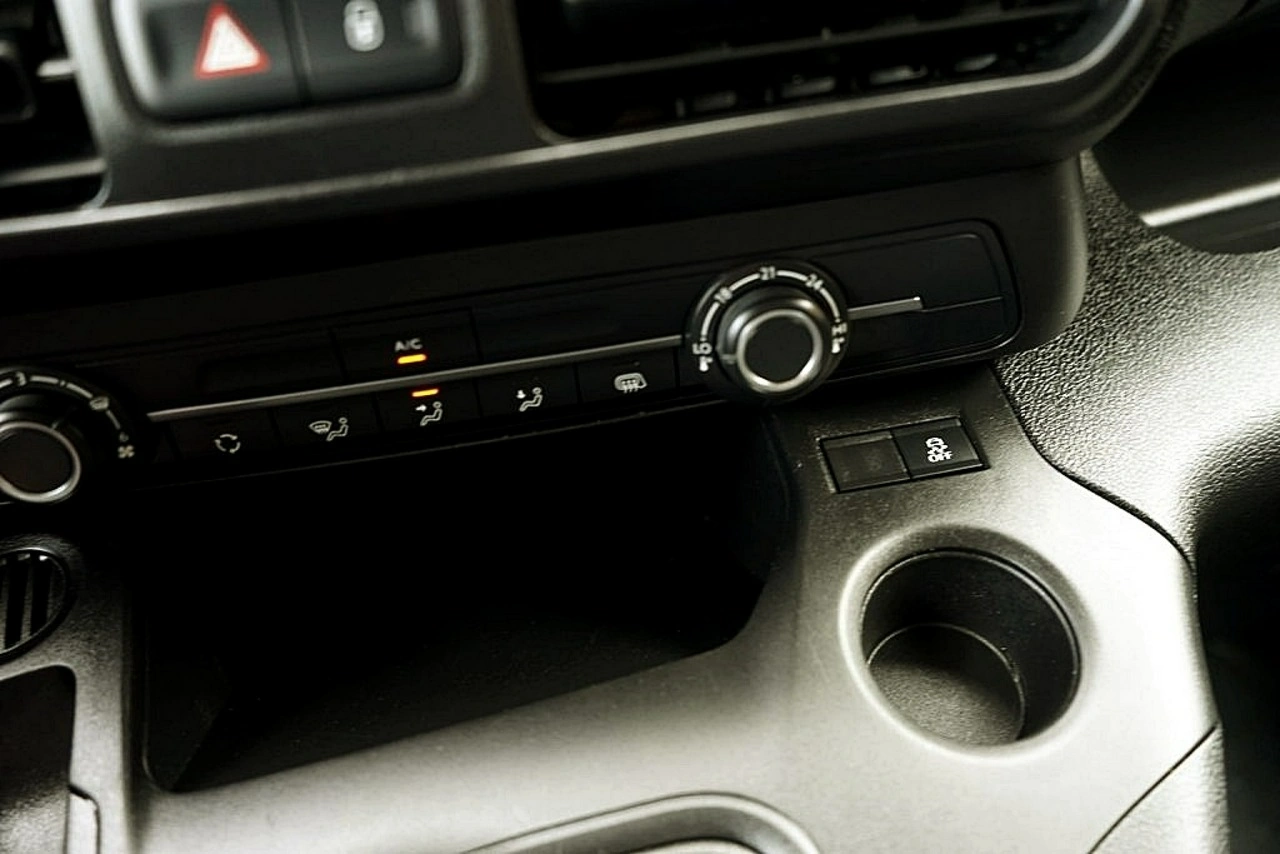 Peugeot Partner - Zdjęcie 18