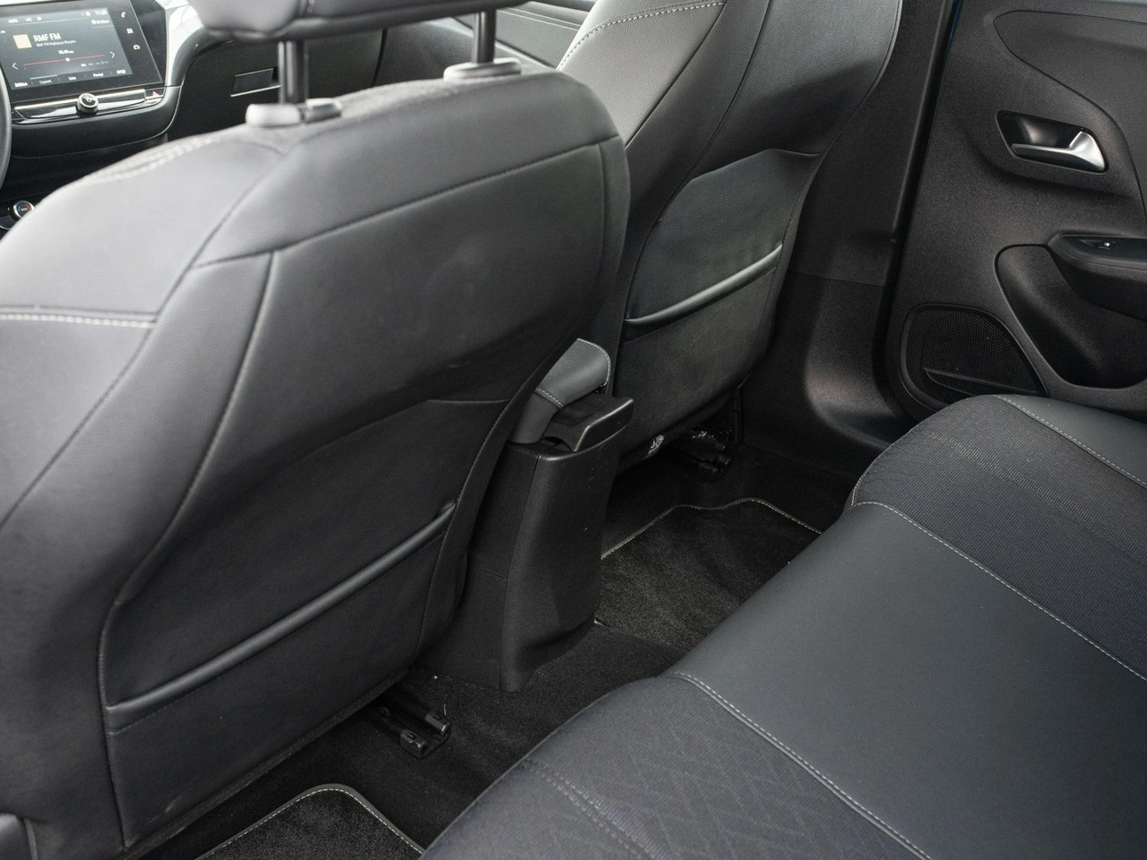 Opel Corsa - Zdjęcie 24