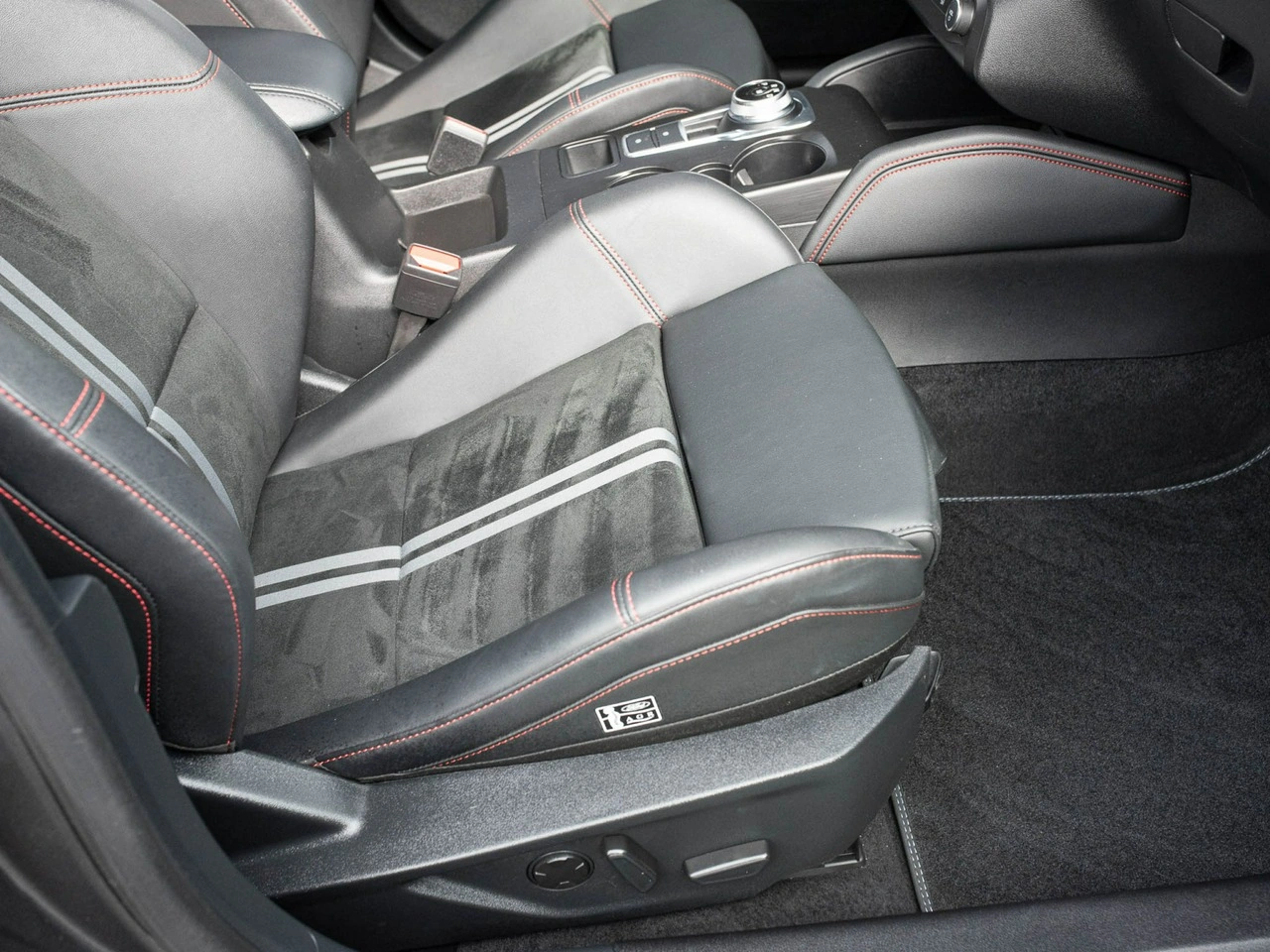Ford Focus - Zdjęcie 27